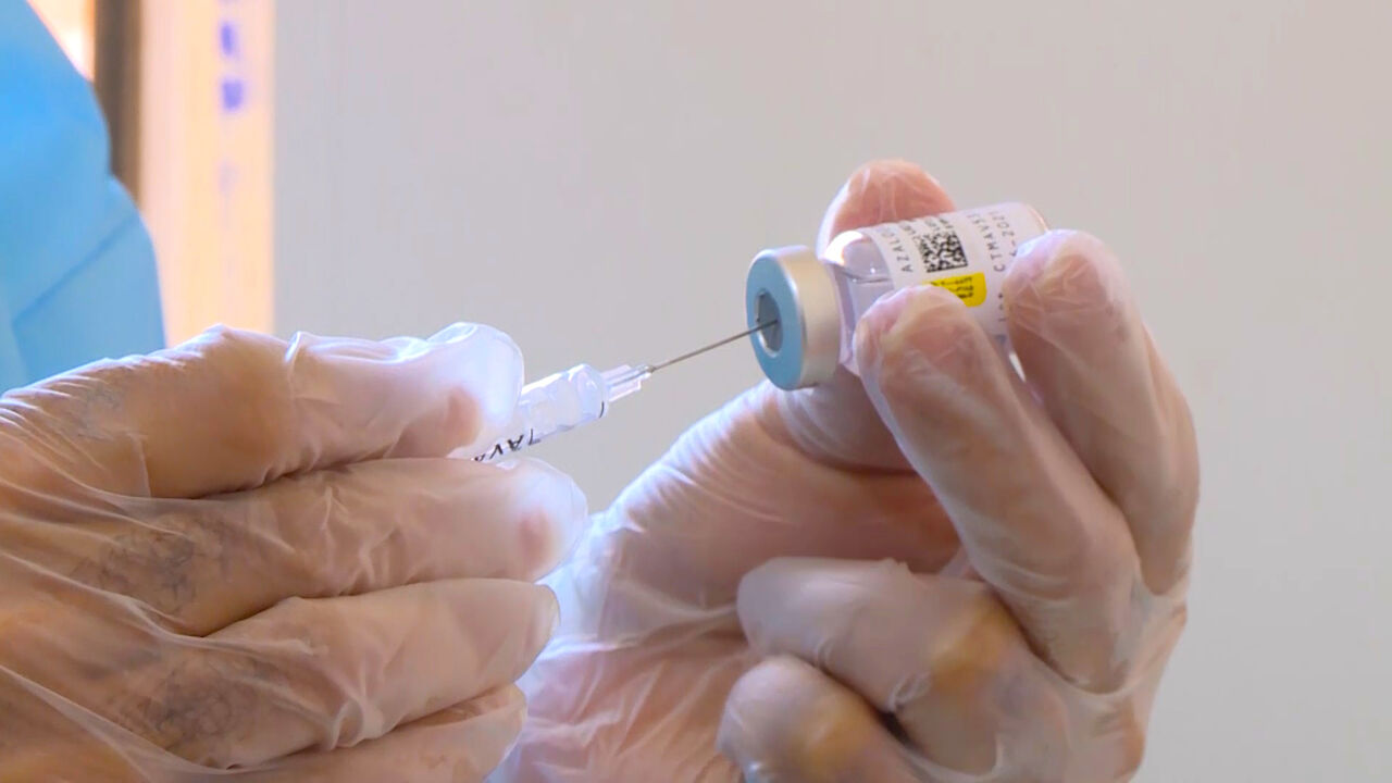 مردم با اعتماد به واکسن کرونا با دانشگاه علوم پزشکی سمنان همکاری کنند