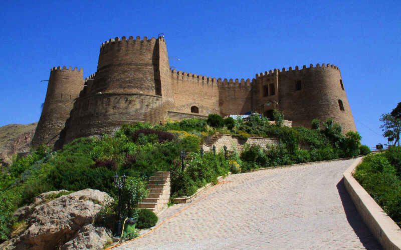 فیلم | بازدید استاندار لرستان از قلعه فلک الافلاک خرم‌آباد