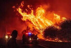 ۵۰ کانون آتش سوزی در ۱۰ ایالت آمریکا