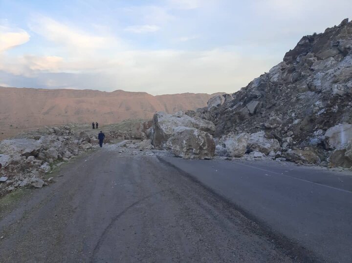 جاده مسجدسلیمان -ایذه به دلیل رانش و ریزش کوه تا اطلاع ثانوی مسدوداست