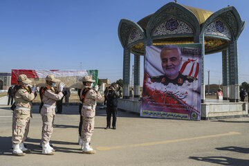 مراسم تشییع شهید مرزبانی در ستاد فرماندهی انتظامی خوزستان
