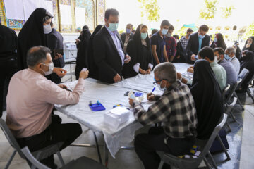 ساعات آغازین رای گیری در حرم حضرت شاهچراغ (ع) شیراز