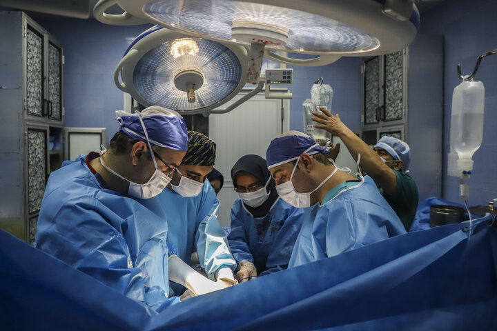 ۱۳۰ میلیون تومان تجهیزات جراحی به بیمارستان امام حسین(ع) ملایر اهدا شد