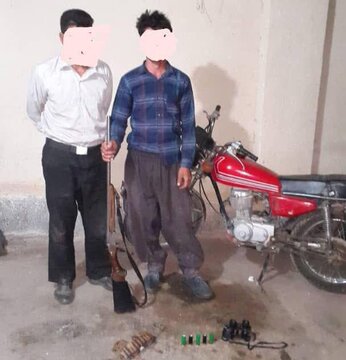 ۲ شکارچی متخلف در منطقه فیله‌خاصه زنجان حین شکار دستگیر شدند