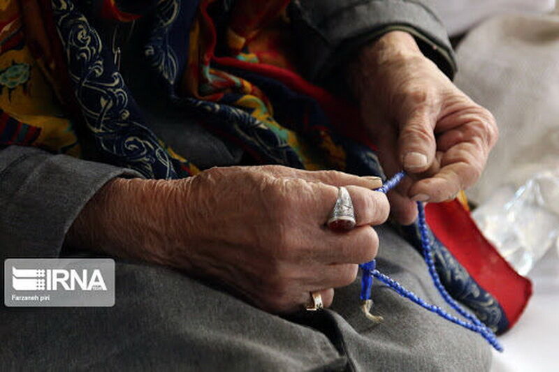 همه والدین شهید بالای ۷۵ سال سن در استان سمنان حق پرستاری می‌گیرند