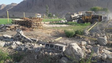 ۱۴ قطعه باغشهری در مرودشت تخریب شد