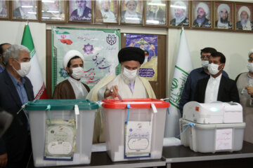 شرکت مراجع تقلید و علمای قم در انتخابات 1400