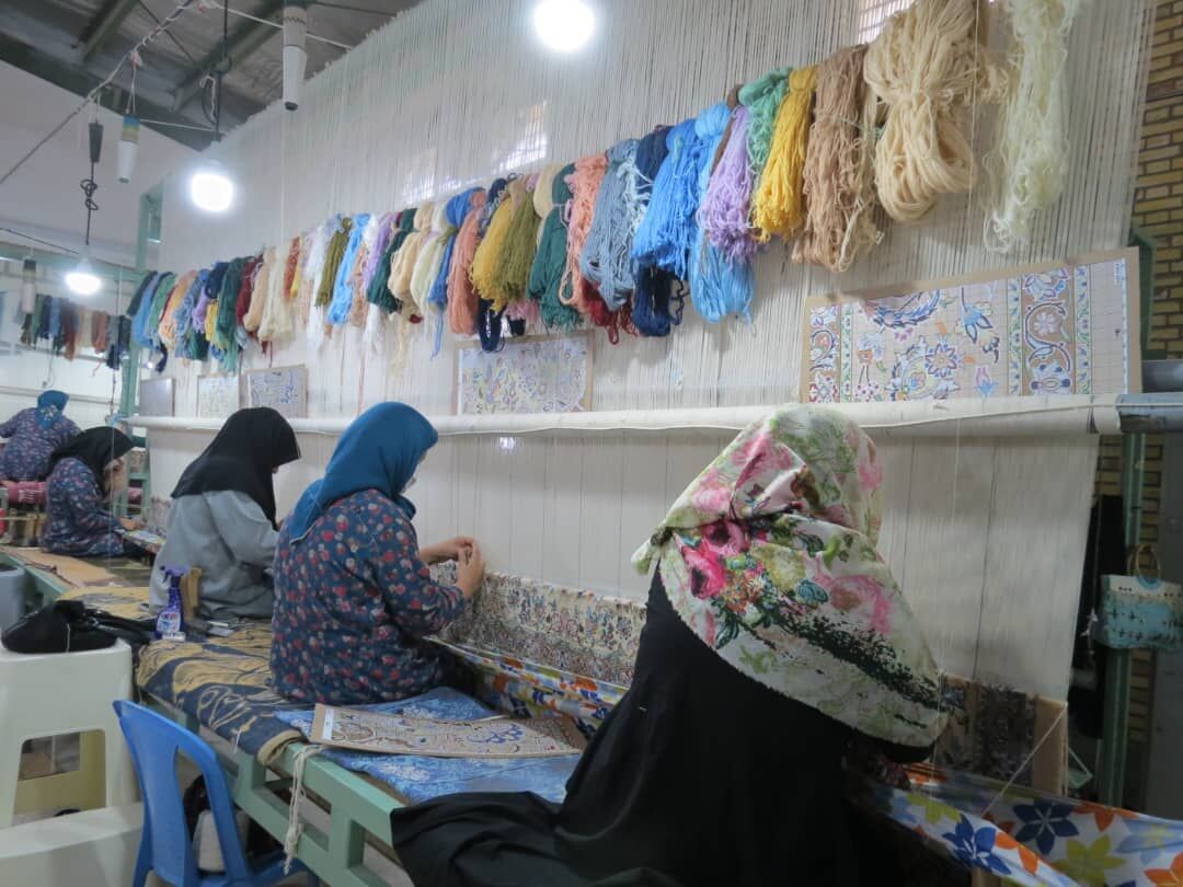 نیازمندان آذربایجان غربی ۶ میلیارد ریال ازبافت فرش درآمد کسب کردند