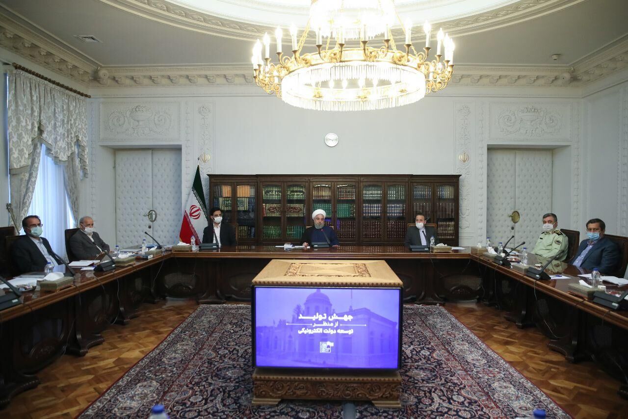 روحانی: تجربه دولت الکترونیک در مقابله با کرونا به مدد خدمت‌گزاران آمد