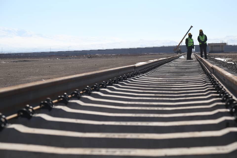 عملیات اجرایی راه‌آهن اردبیل طبق برنامه در حال پیشرفت است 