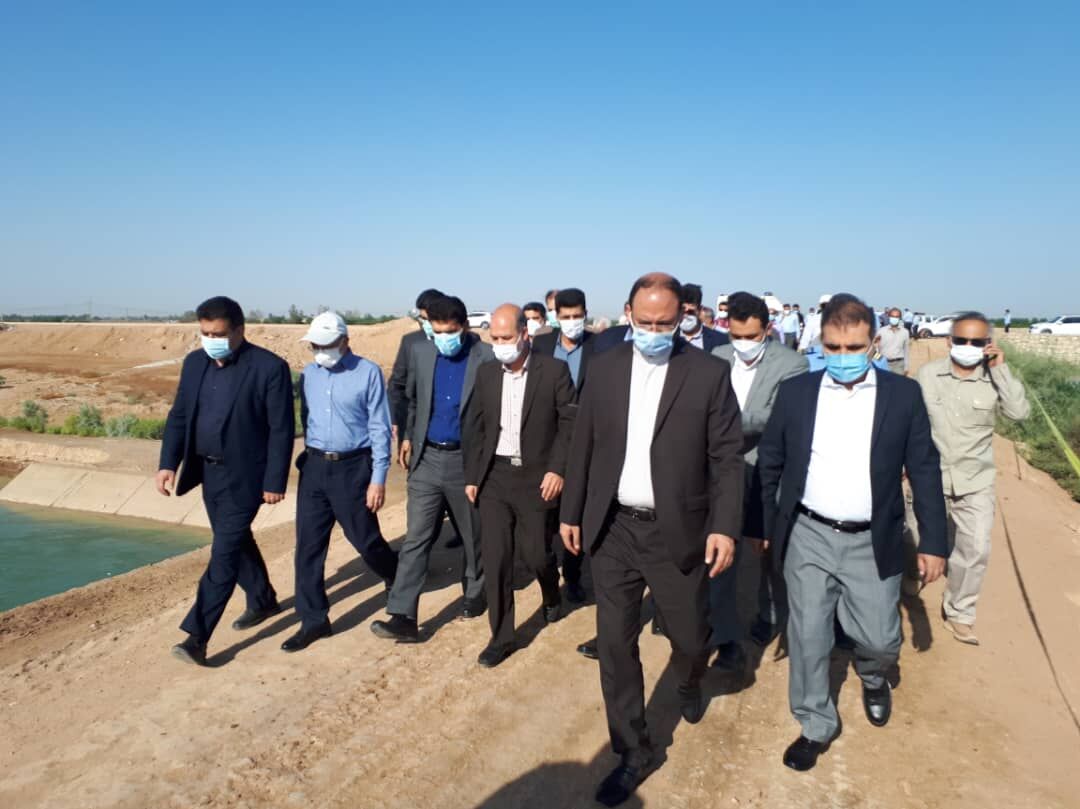 وزیر نیرو از ایستگاه پمپاژ آب چمران در اهواز بازدید کرد