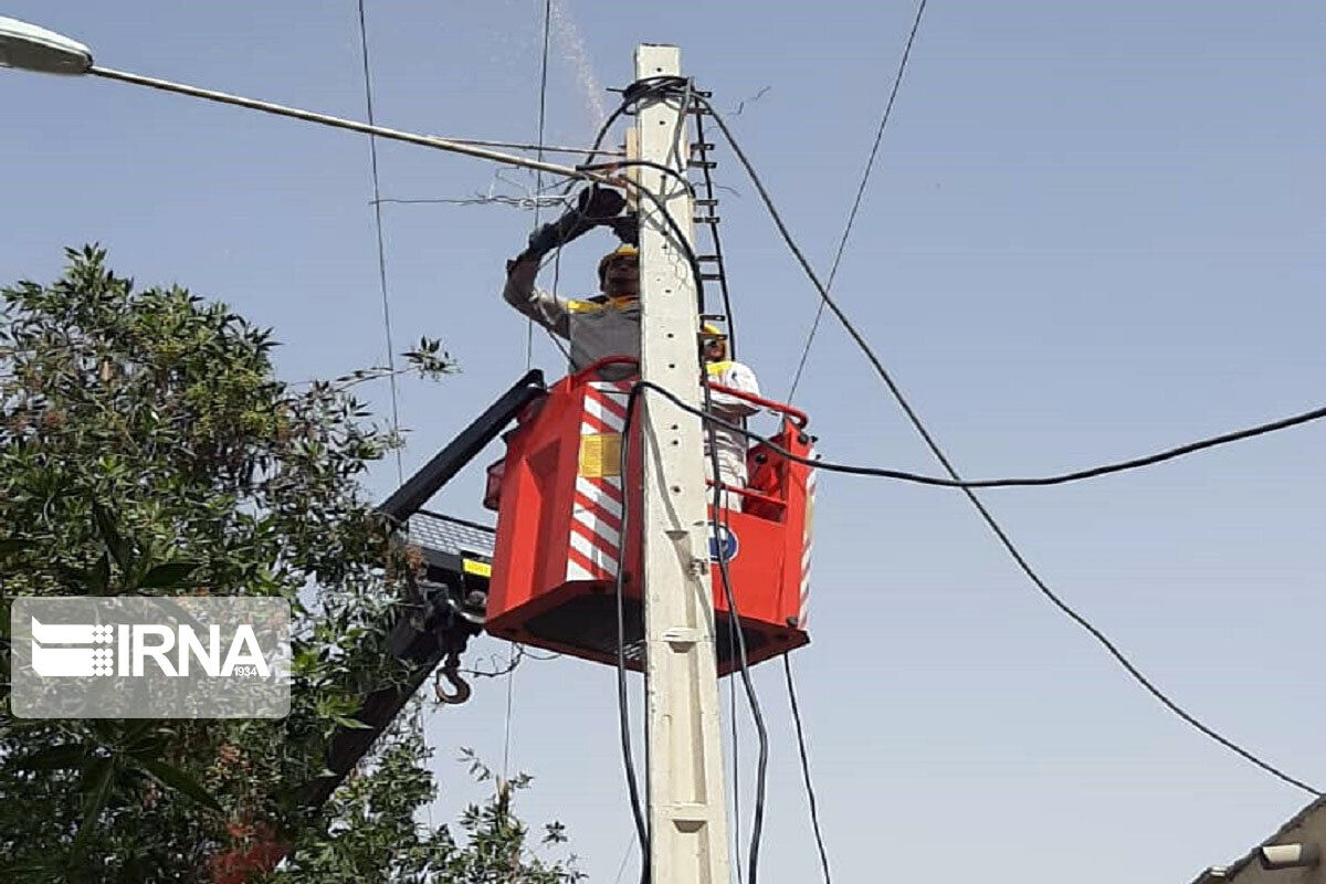  ۲۰ کیلومتر از شبکه توزیع برق فرسوده شیروان اصلاح و نوسازی شد