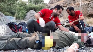 نجات کوهنورد از مرگ حتمی در عملیات هلال‌احمر شمیرانات
