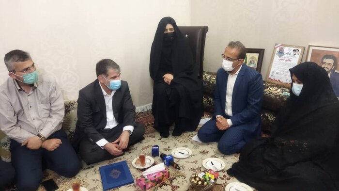 وزیر جهاد کشاورزی با خانواده شهید صادق گنجی دیدار کرد