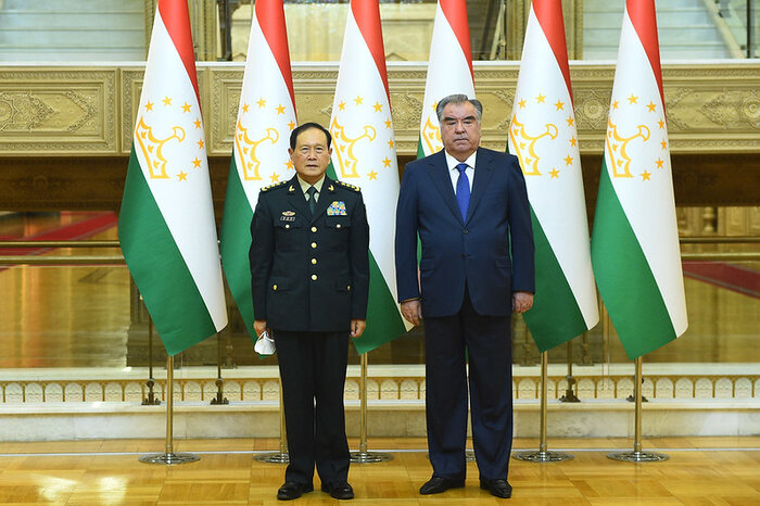 دیدار وزیر دفاع چین با رئیس جمهوری تاجیکستان