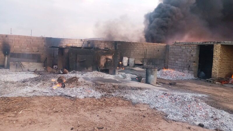 آتش‌سوزی در انبارهای ضایعات شهر زارچ یزد مهار شد 