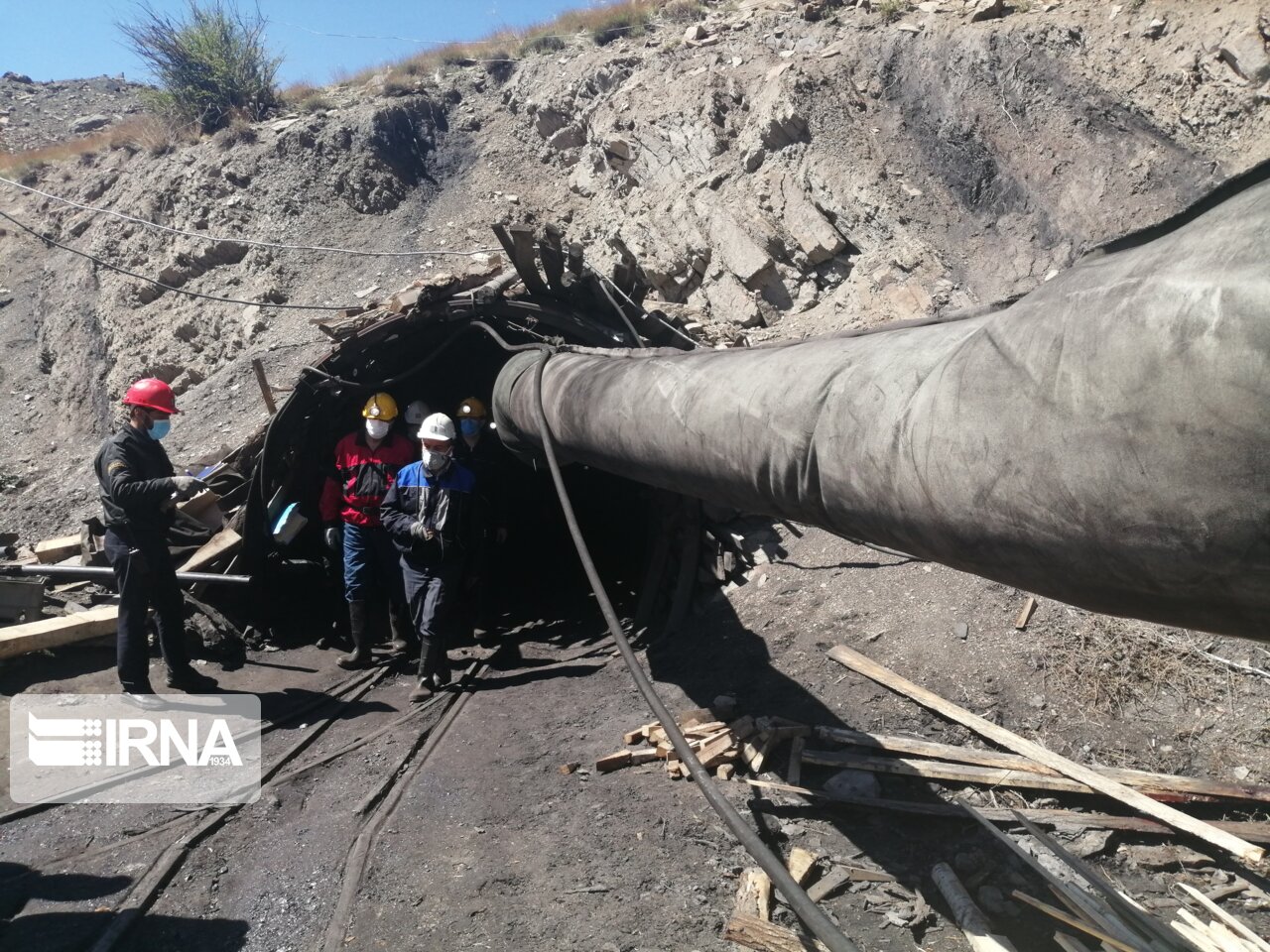 آخرین وضعیت نجات کارگران معدن طزره بر اساس گزارش میدانی خبرنگار ایرنا