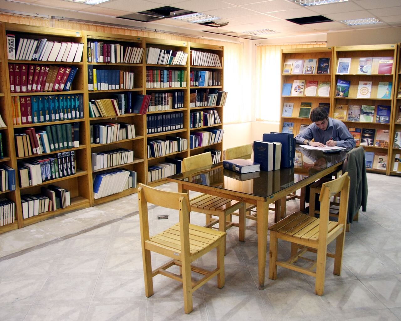یکم تا سوم آبان عضویت در کتابخانه‌های عمومی زنجان رایگان است