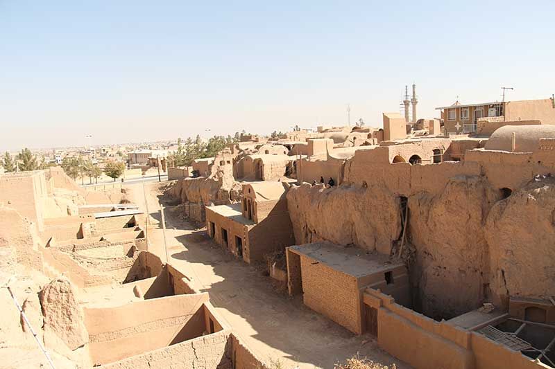 روستای کندوان بیدار، زیبایی معماری کویر در بافت تاریخی بیده میبد 