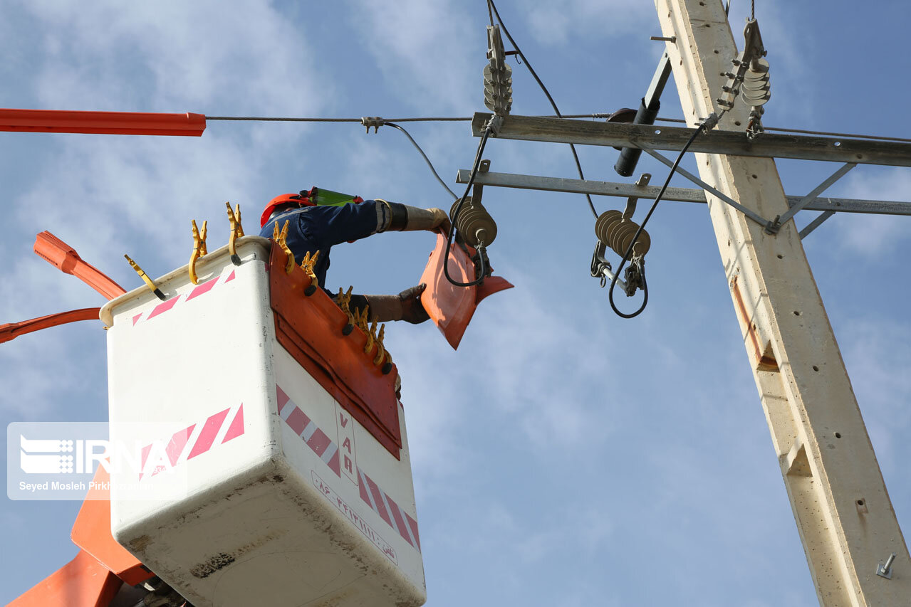 بهره برداری از ۲ طرح توزیع نیروی برق در خوزستان