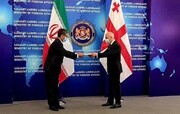 سفیر ایران استوارنامه خود را به وزیر خارجه گرجستان داد