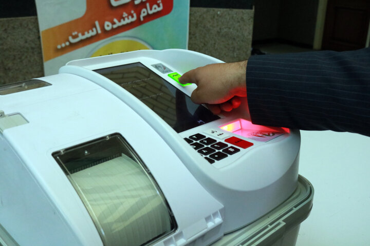 مشکل صندوق‌های الکترونیکی رای در تبریز برطرف شد