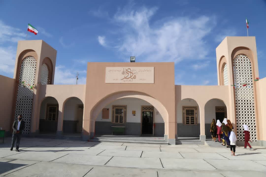 وزیر آموزش وپرورش مدرسه «مادر» روستای سودروی بندرعباس را افتتاح کرد