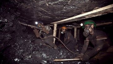 ۱۵۰ نیروی تخصصی در جستجوی ۲ معدنچی محبوس معدن طزره دامغان