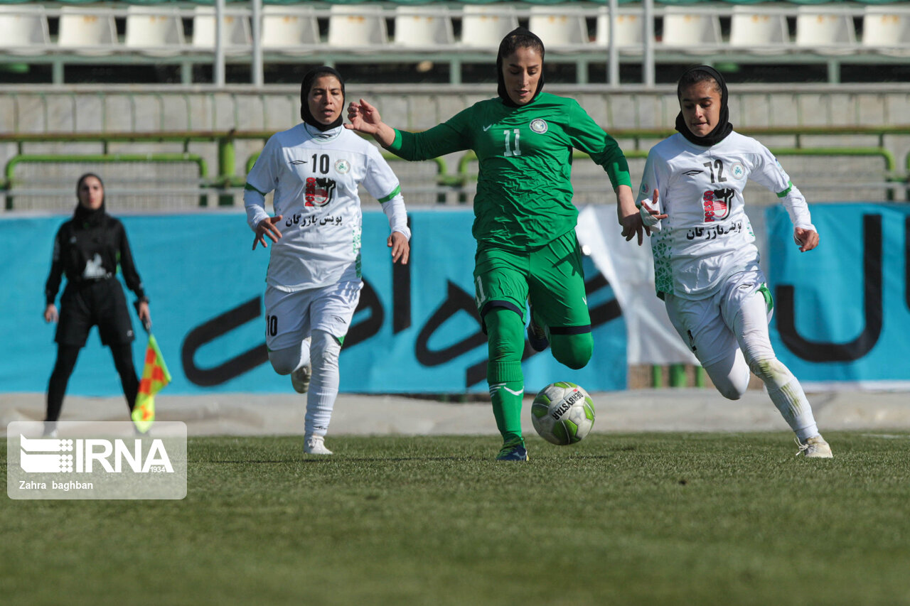 تیم فوتبال بانوان شهرداری بم ذوب آهن اصفهان را شکست داد 