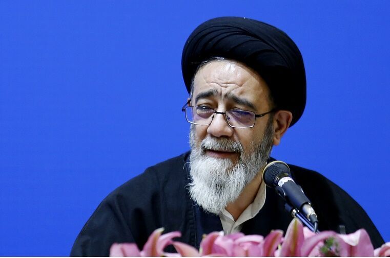 واکنش امام جمعه تبریز به هجمه آمریکا علیه ستاد اجرایی امام