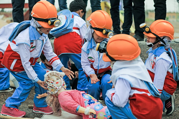 نقش شبیه‌سازها در ترویج فرهنگ ایمنی زلزله برای کودکان 
