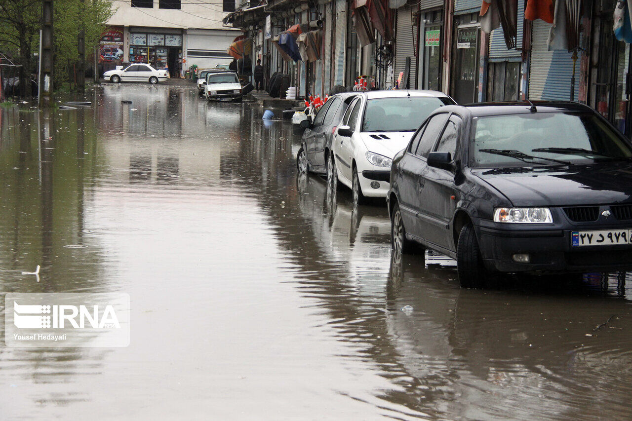 بارش باران موجب خوشحالی شهروندان اردبیلی شد
