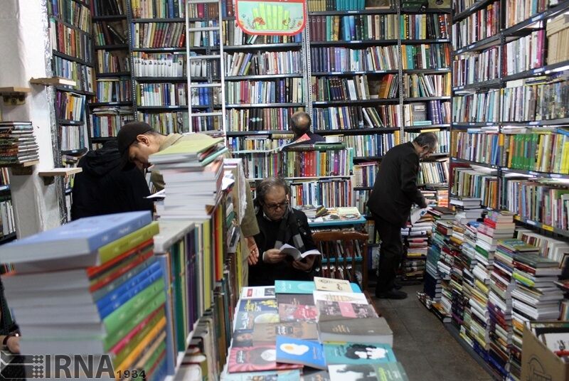 کتابفروشی‌های آذربایجان‌غربی گرفتار عواقب بی‌پایان  کرونا