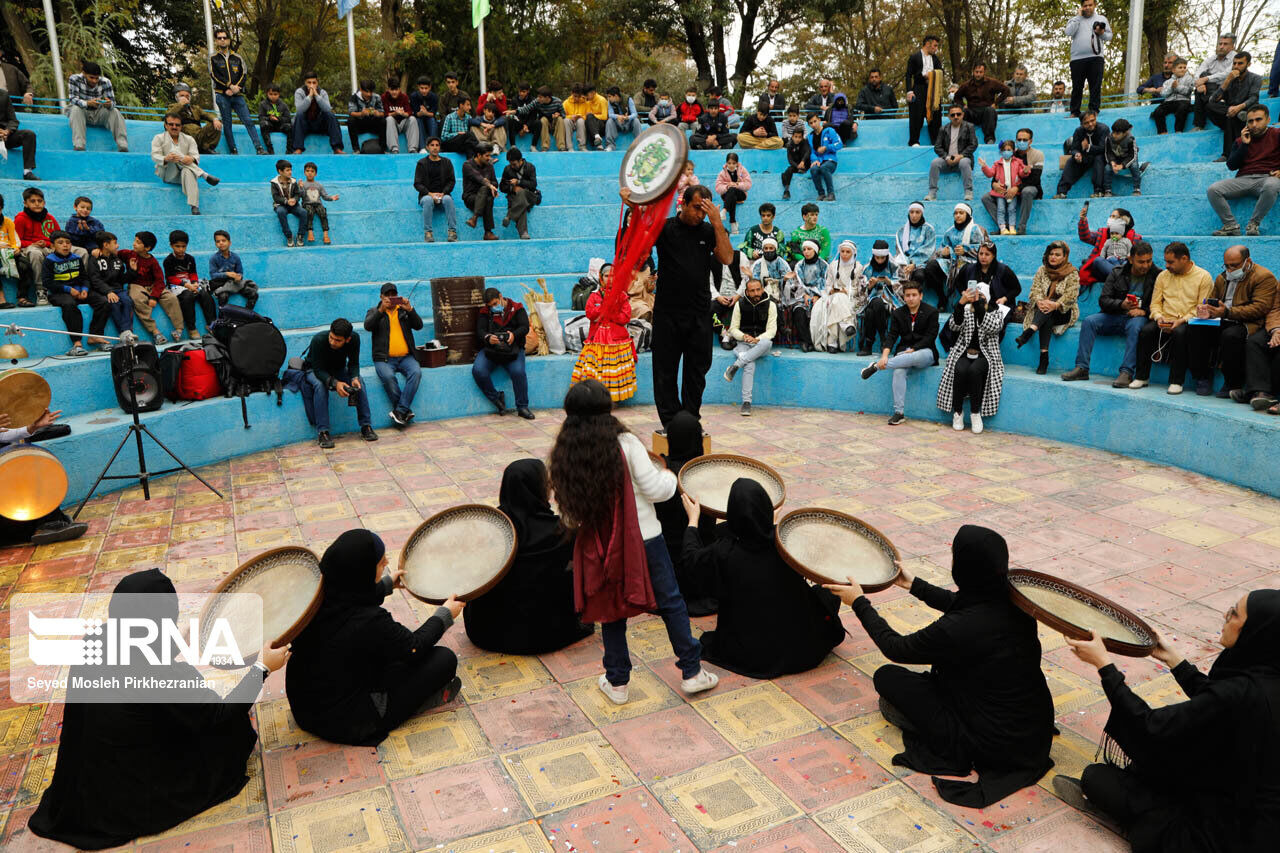 حضور تماشاگران نقطه قوت سی و سومین جشنواره تئاتر استان همدان است