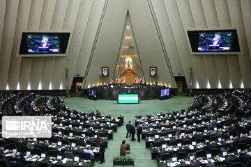 بازنشستگان یزدی، پیگیری مطالبات خود را از مجلس خواستار شدند