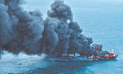 کشتی سنگاپوری در آب های سریلانکا آتش گرفت