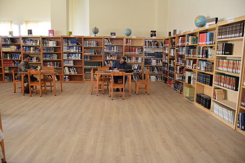سرانه فضای کتابخانه ای در کاشمر از میزان قانونی اش کمتر است