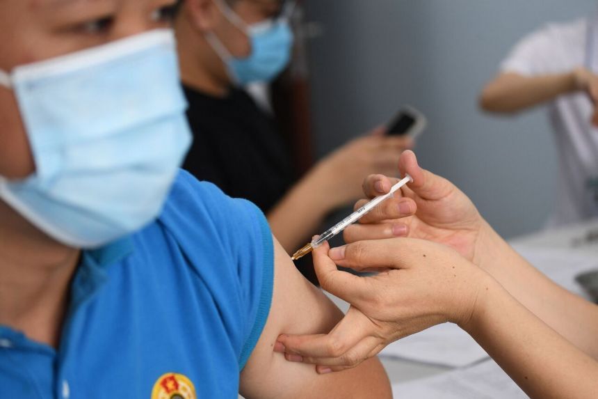 دولت ویتنام کمپانی های خارجی را مجبور به واکسینه کردن کارگران کرد