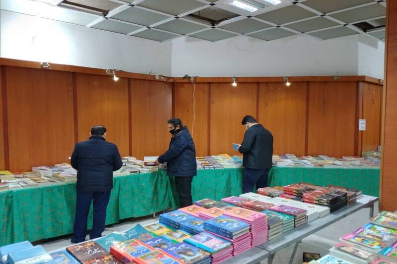 برپایی نمایشگاه کتاب و جشن انقلاب در آستارا