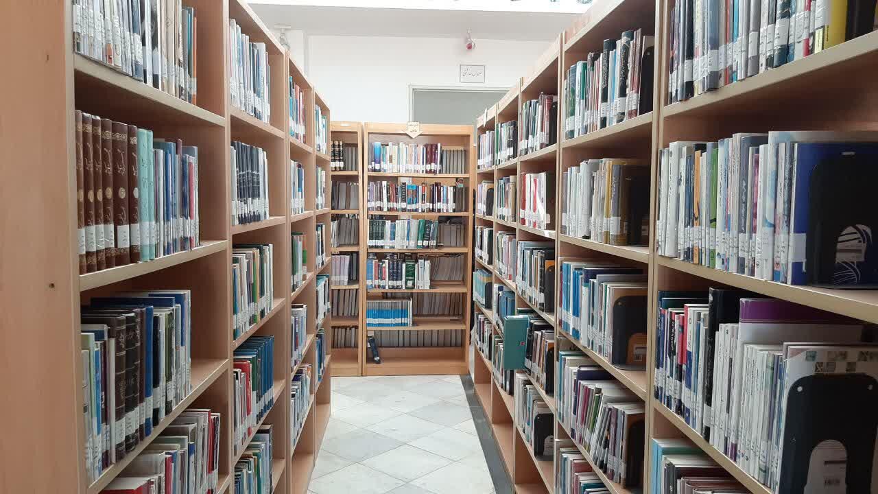 ۲ هزار و ۴۴۵ جلد کتاب امسال در ماکو امانت داده شده است