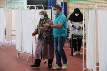 واکسیناسیون افراد بالای  ۷۵ سال در کرمان