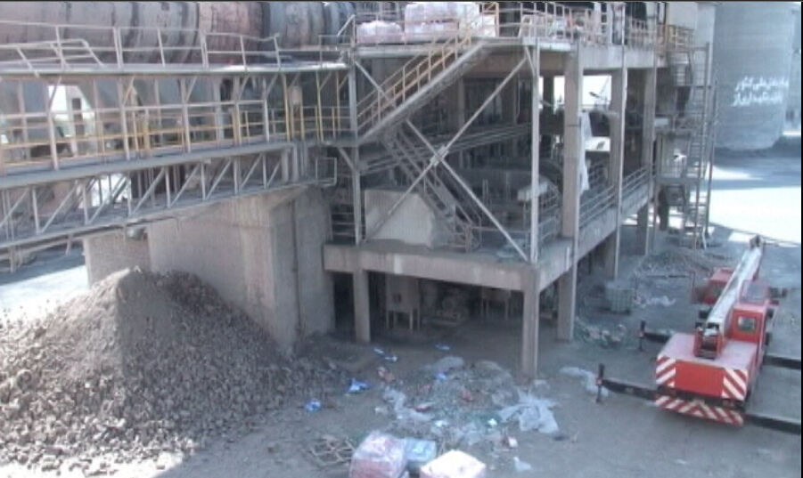 مدیر سیمان دشتستان: علت توقف تولید این کارخانه تعمیرات سالانه است