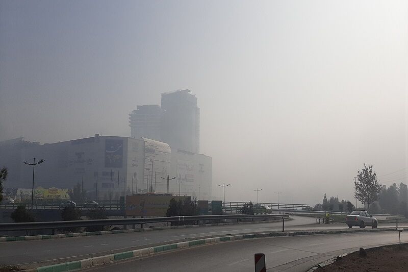 شاخص آلودگی هوای اصفهان در برخی ایستگاه ها به مرز ۳۰۰ رسید