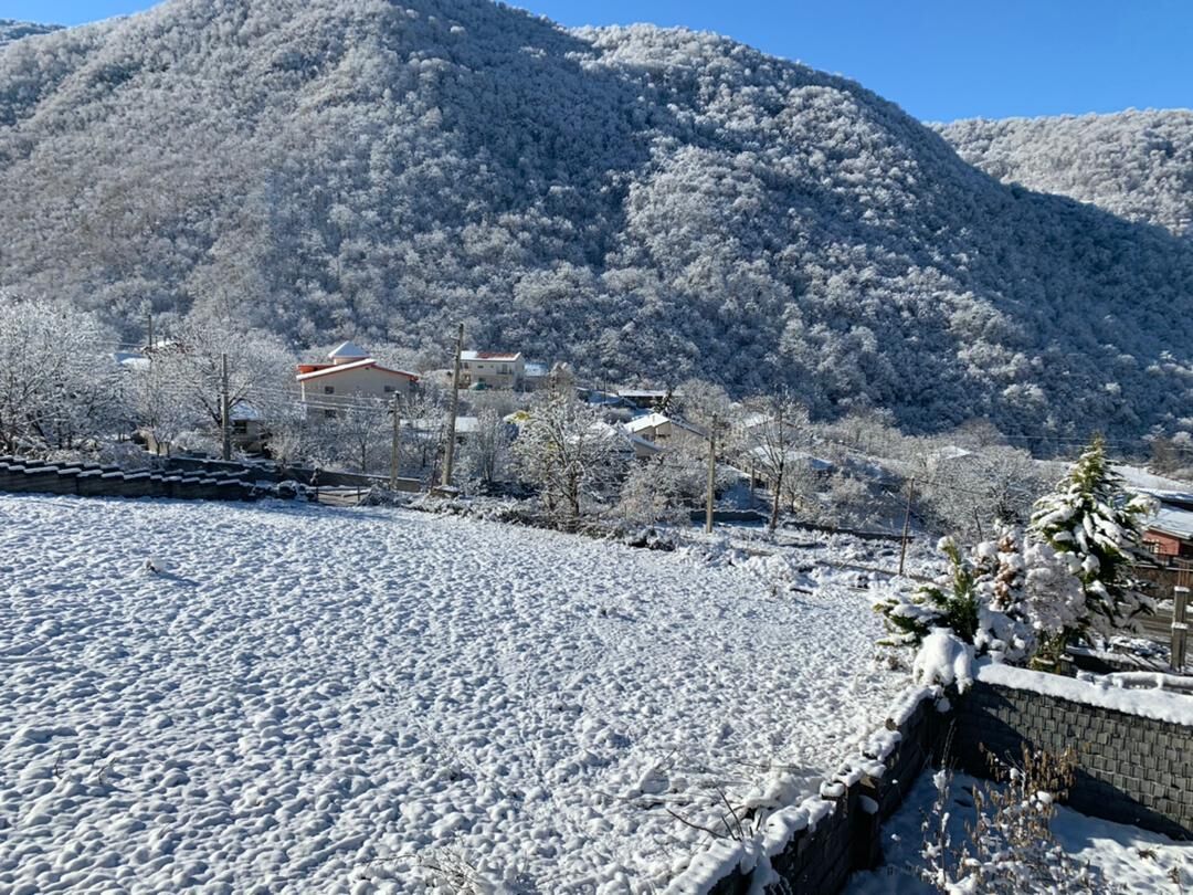 برف بهاری مناطقی از مازندران را سفیدپوش کرد