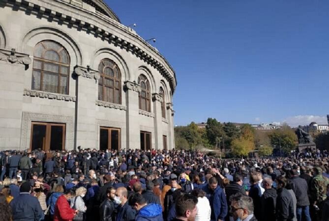 آیا انتخابات زودهنگام ؛گره‌گشای بن‌بست سیاسی ارمنستان است؟