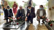 ادای احترام رییس بنیاد شهید و امور ایثارگران به مقام شامخ شهدای قشم