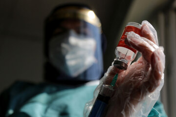 رکورد واکسیناسیون کرونا در دانشگاه علوم پزشکی استان سمنان شکست