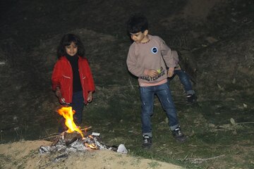 آیین چهارشنبه سوری با طعم دود و کرونا در مهاباد