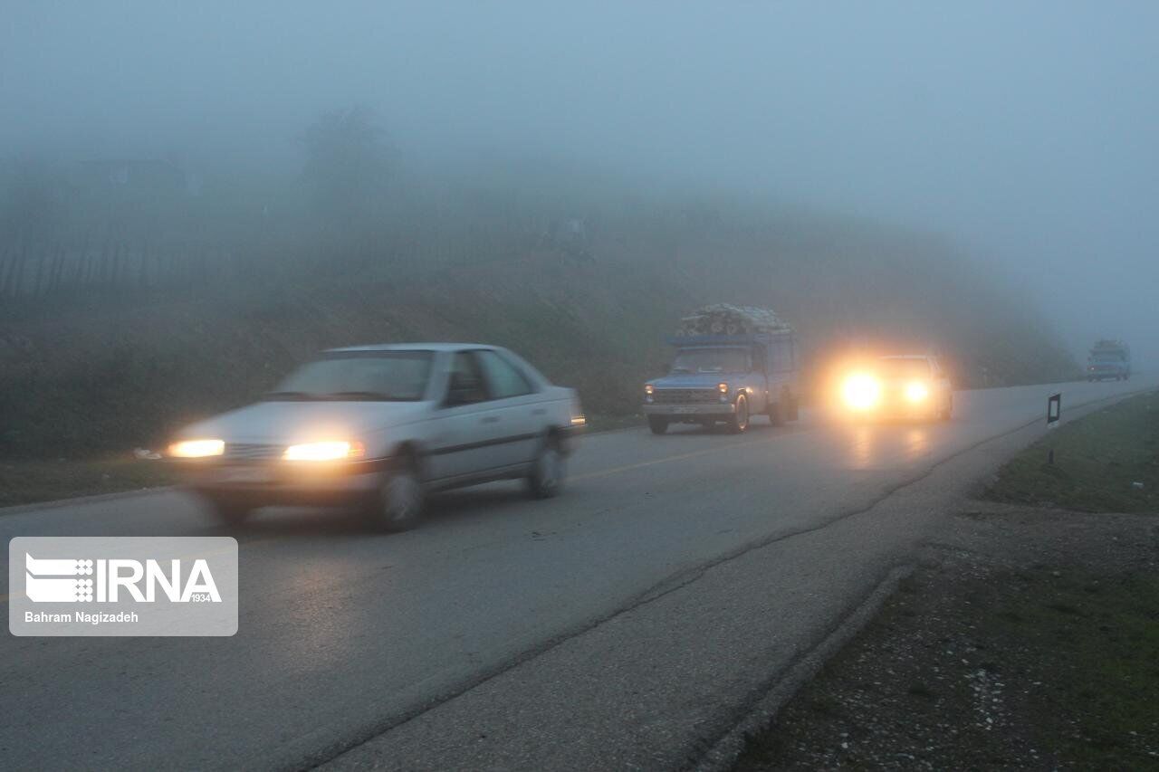 مه غلیظ موجب اختلال تردد در جاده‌های کردستان شد