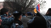 ادامه اعتراضات ضد دولتی در ارمنستان/ ده‌ها نفر بازداشت شدند